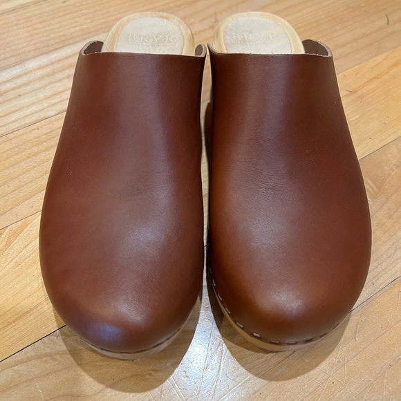 Bryr Clogs Size 38 - Picture 2 of 5